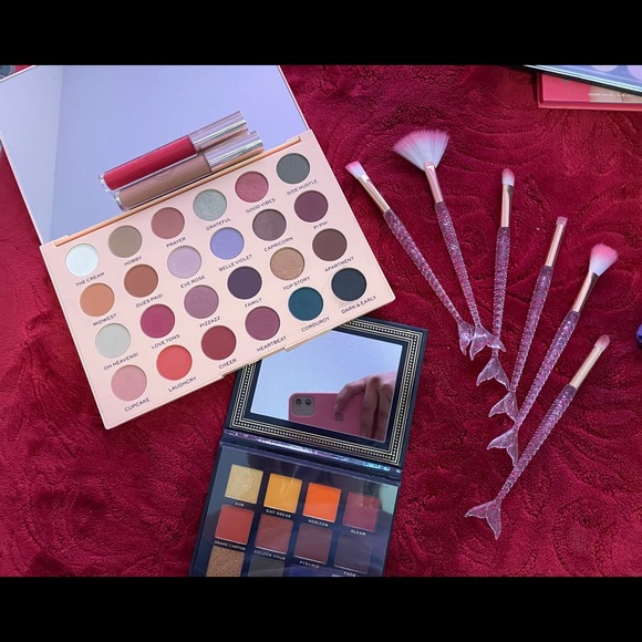 Makeup set - Picture 3 of 3